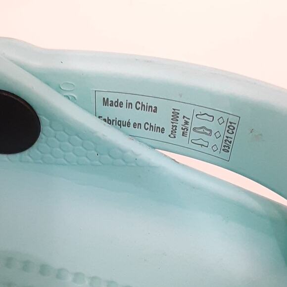 Crocs Clogs Womens 7 Slip On Water Shoes Light Blue Rubber Comfort Shoe Summer - Picture 7 of 9